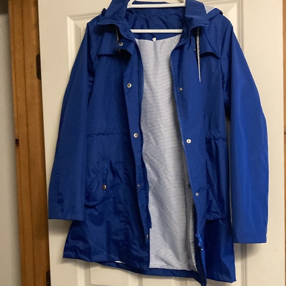 Waterproof Rain jacket - Picture 4 of 8